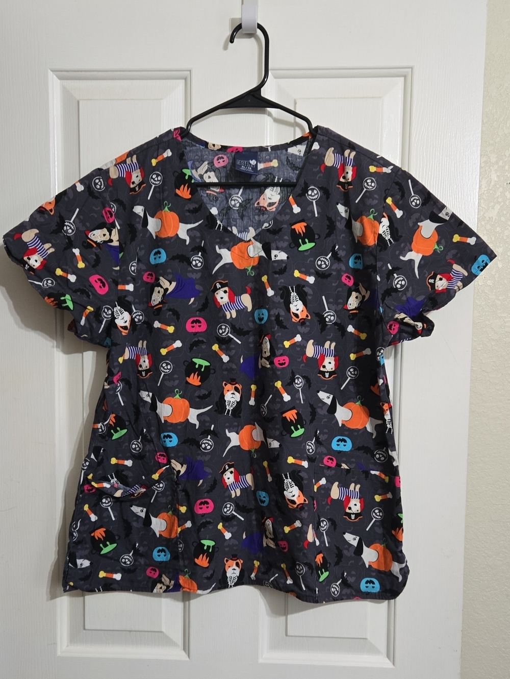 Women's Short Sleeve Halloween Print Scrub Top - Black